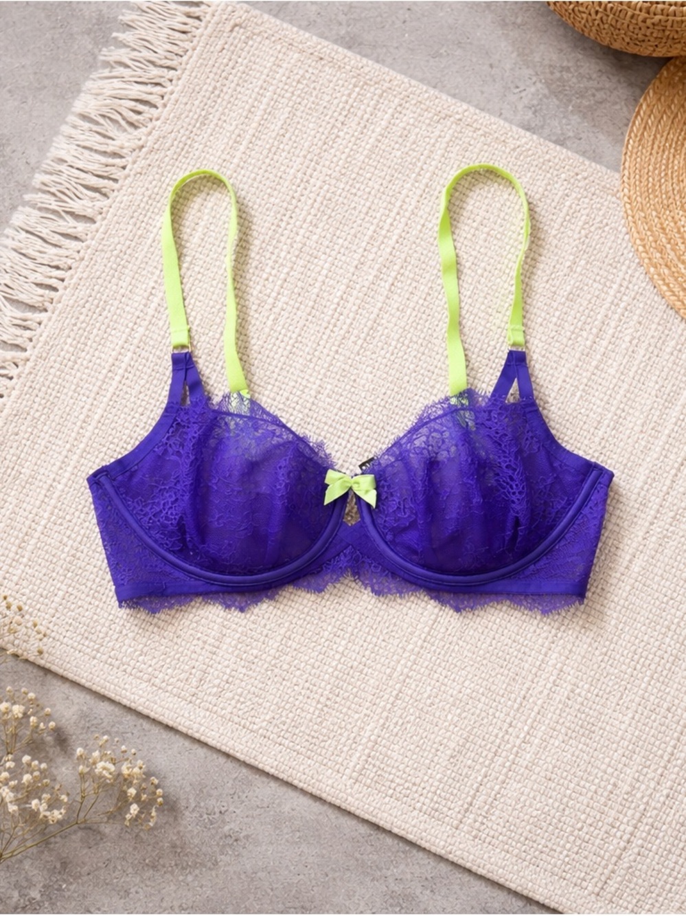 Victoria Secrer Lace Underwire Bra